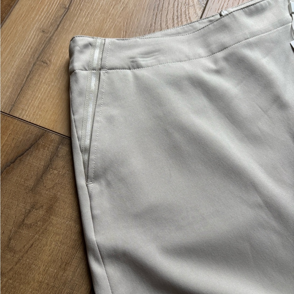 Lady Hagen Essentials Golf Skort, Size 8
NWT - Picture 2 of 7